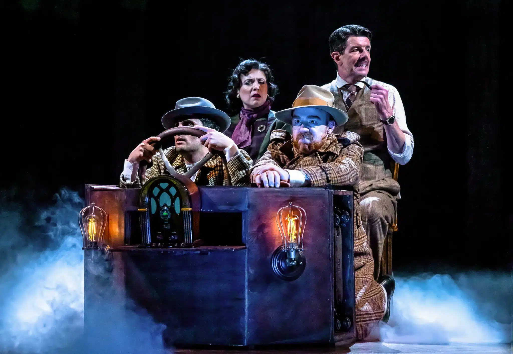 Review "The 39 Steps" at Drury Lane Theatre Newcity Stage